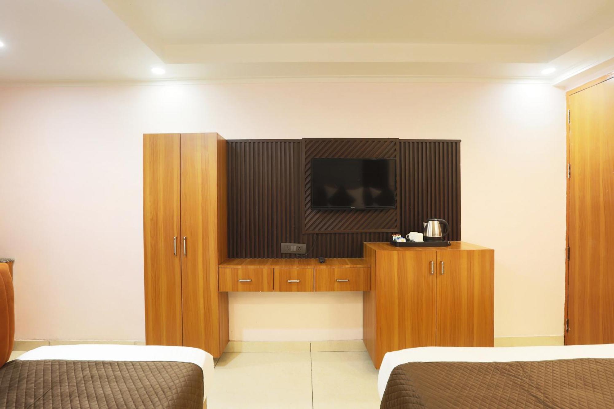 Hotel Aerostay Residency Igi Airport Delhi Нью-Делі Екстер'єр фото